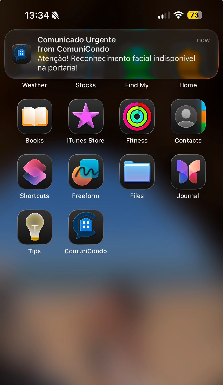 Aviso urgente do ComuniCondo chegando no celular do morador